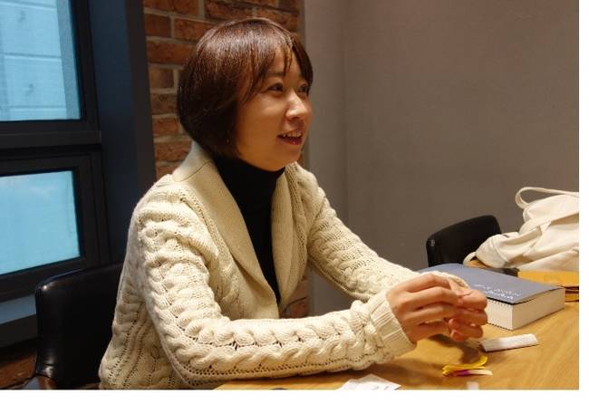 지난 9일 서울 마포구 미디어카페 후에서 만난 정은주 한겨레신문 기자