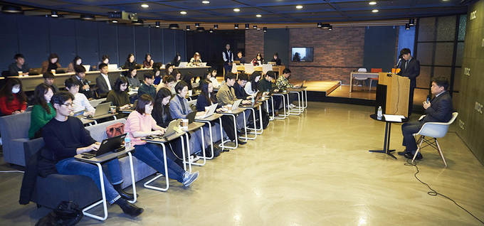 지난 17일 서울 상암동 MBC 사옥에서 열린 기자간담회에서 최승호 사장이 ‘MBC 재건 방안’을 밝혔다.  