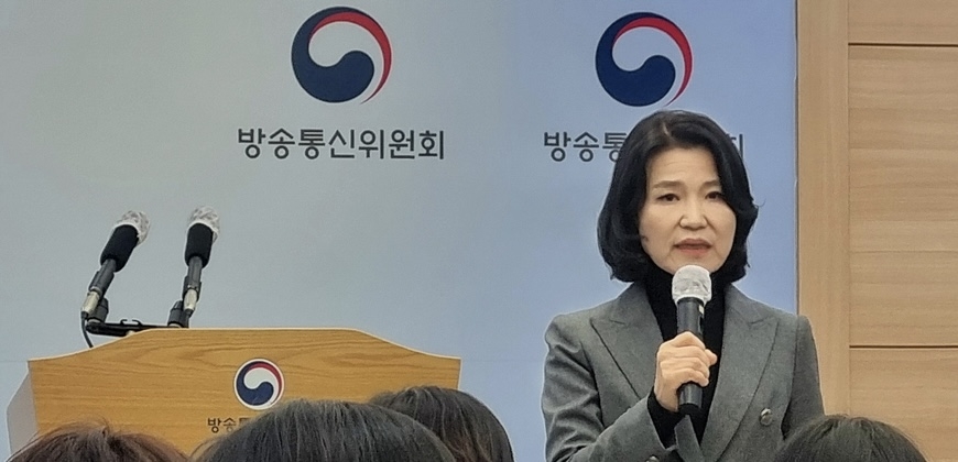 이진숙, 복귀후 첫 일정 시작… 2인 체제 논란 여전