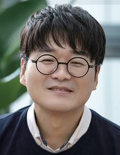 검은 화면, 검은 배너, 민주주의에서도 언론이 침몰하고 있다