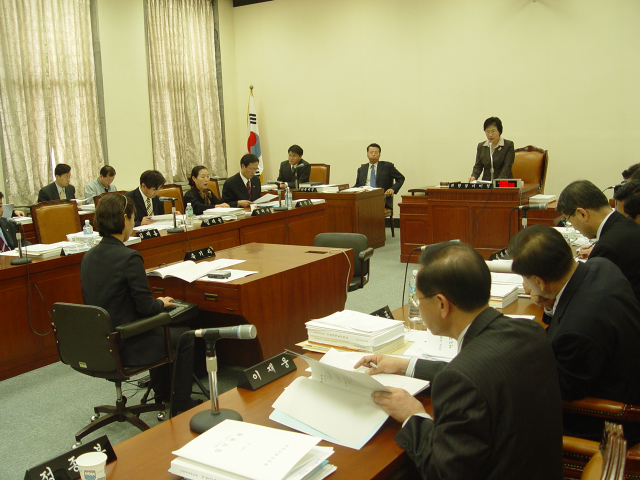 방송문화진흥회 국정감사에서도 여야가 한치의 양보없는 공방을 벌였다