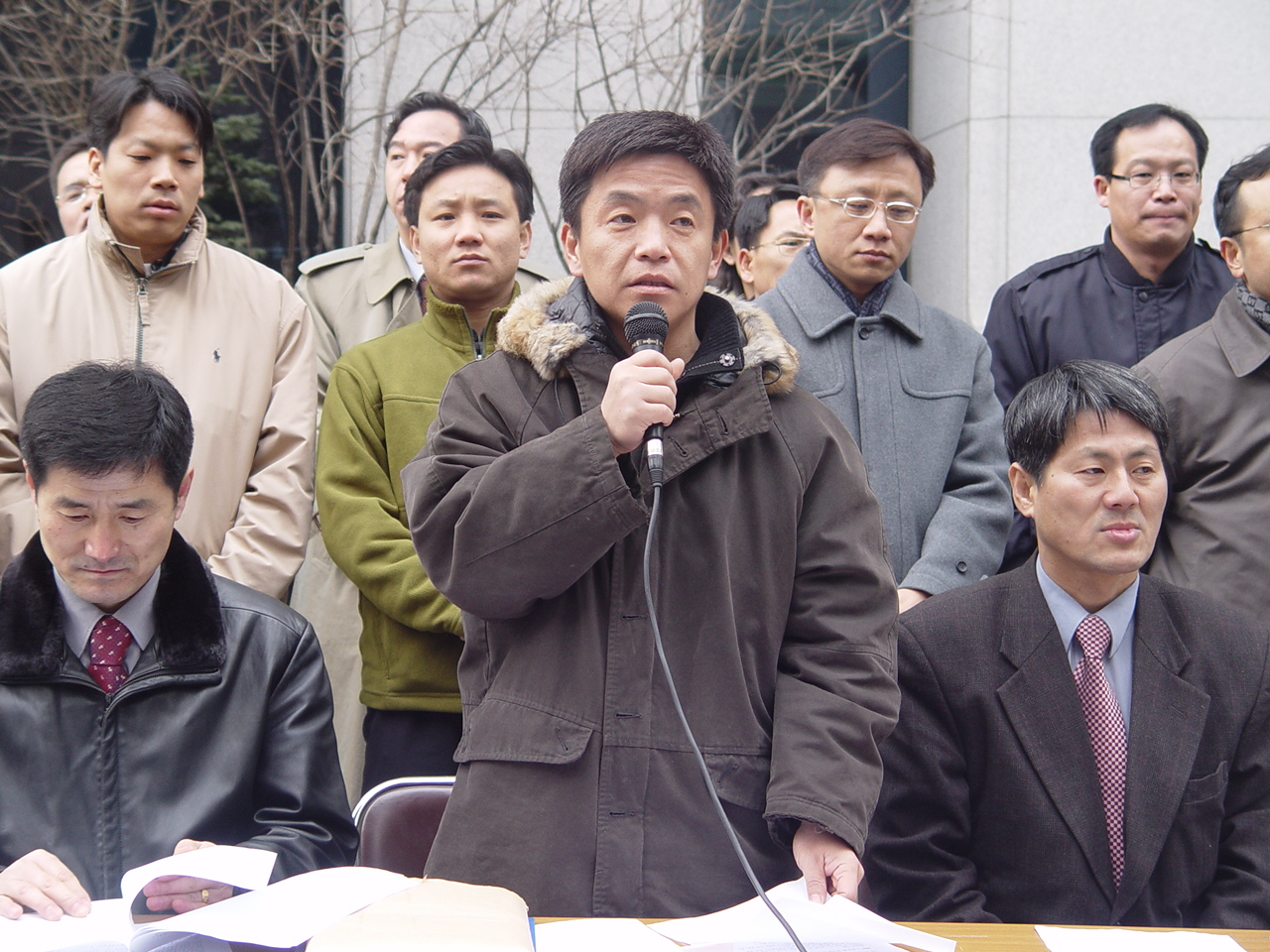 mbn 김기호 위원장이 기자회견장에서 자신의 입장을 밝히고 있다.