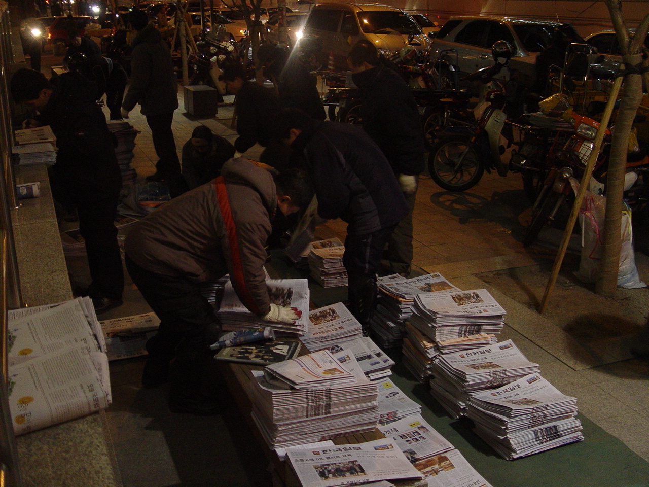 주요 일간지들이 속속 가판을 폐지키로 해 신문시장에 적지않은 변화가 예상되고 있다.