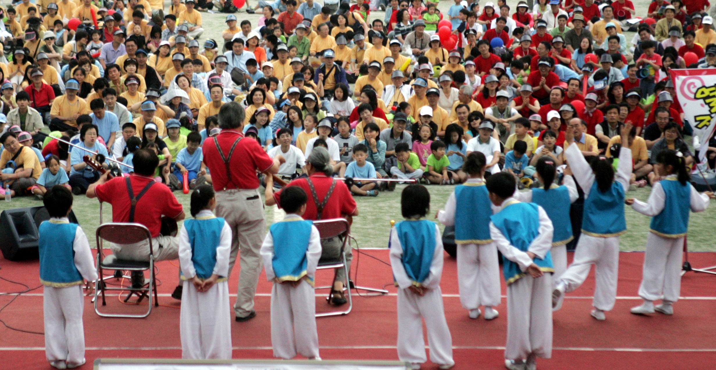 지난 4일 제2창간을 맞아 용산구 효창운동장에서 열린 '한겨레의 날' 행사
