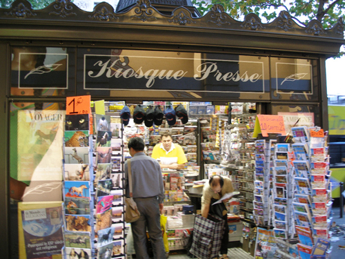 프랑스의 신문 공동배급체계에 따라 운영되고 있는 신문·잡지 가판대 ‘키오스크’.