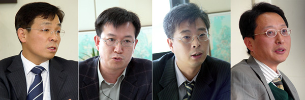 토론회 참석자들. 왼쪽부터 이봉현 로이터통신사 기자, 남봉우 내일신문 정당팀장, 최승진 CBS 사회부 차장, 박재범 서울신문 편집부국장.