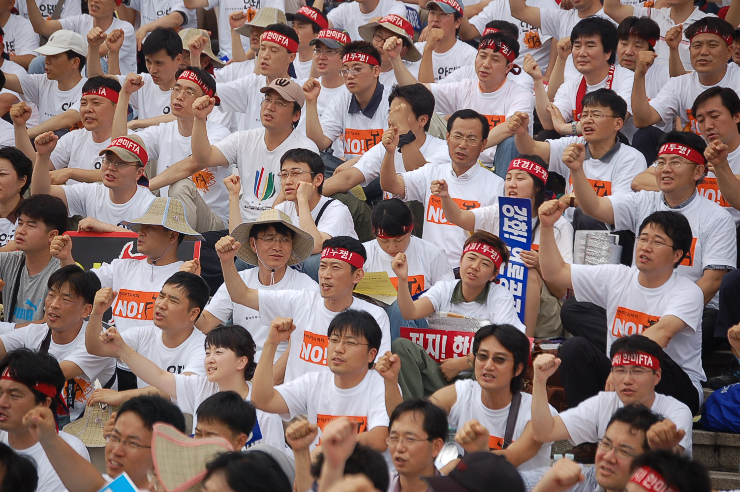 이날 집회에는 전국 130개 사업장에서 1천5백명(주최측 추산)의 언론노동자들이 모여 한미FTA 저지를 결의했다.