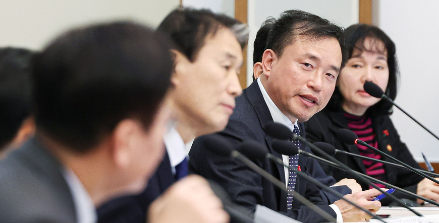 방통위 행보와 선긋는 방미통위, '2인 체제' 과실 되돌릴까