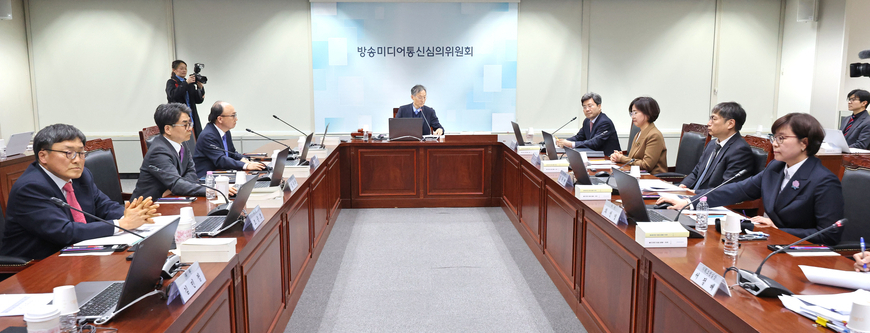 방미심위 소위, 박장범 '파우치 해명 보도' 주의… 1호 제재 수순