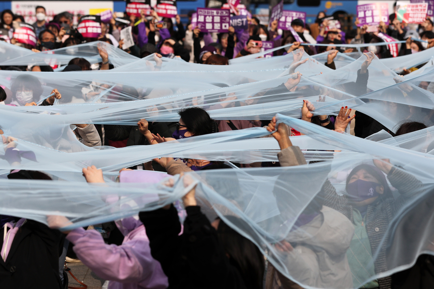 뉴스룸 여성 데스크 200명 첫 돌파… 3개사는 절반 넘어