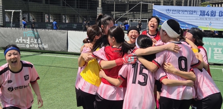 연합뉴스 풋살대회 첫 우승… 승부차기 끝 오마이뉴스 꺾어