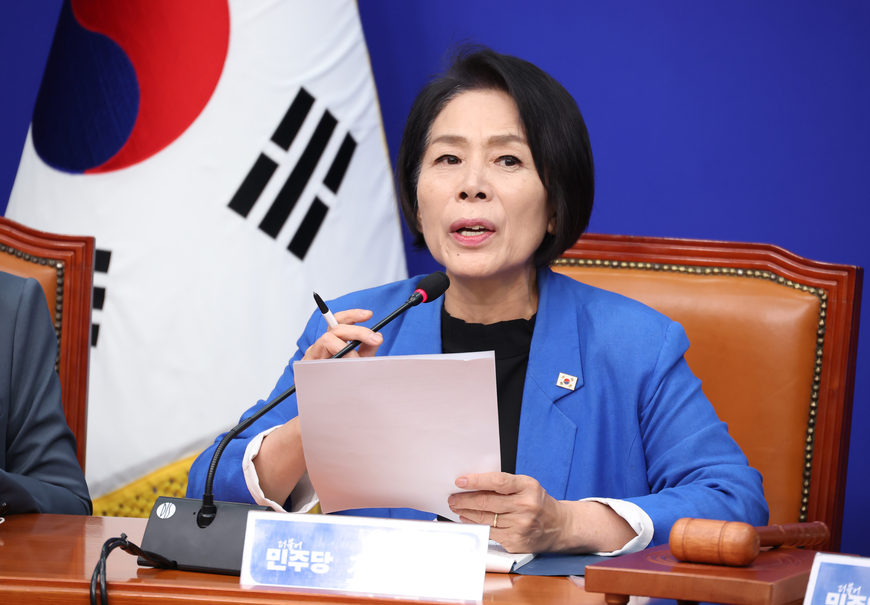 최민희 "민주당 지지율 떨어진 건 '언론 이간질' 때문"